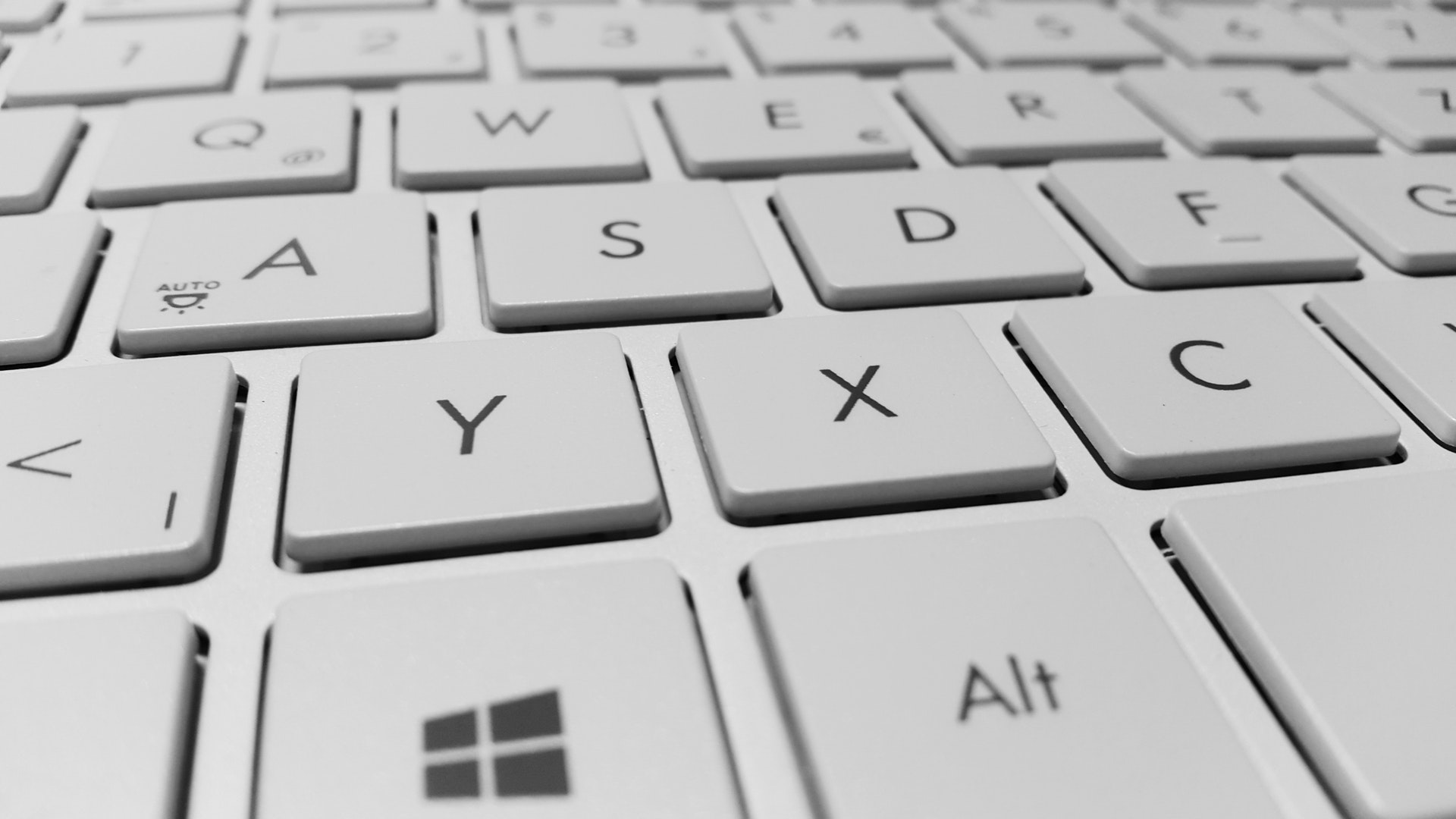 white-coumputer-keyboard-34490